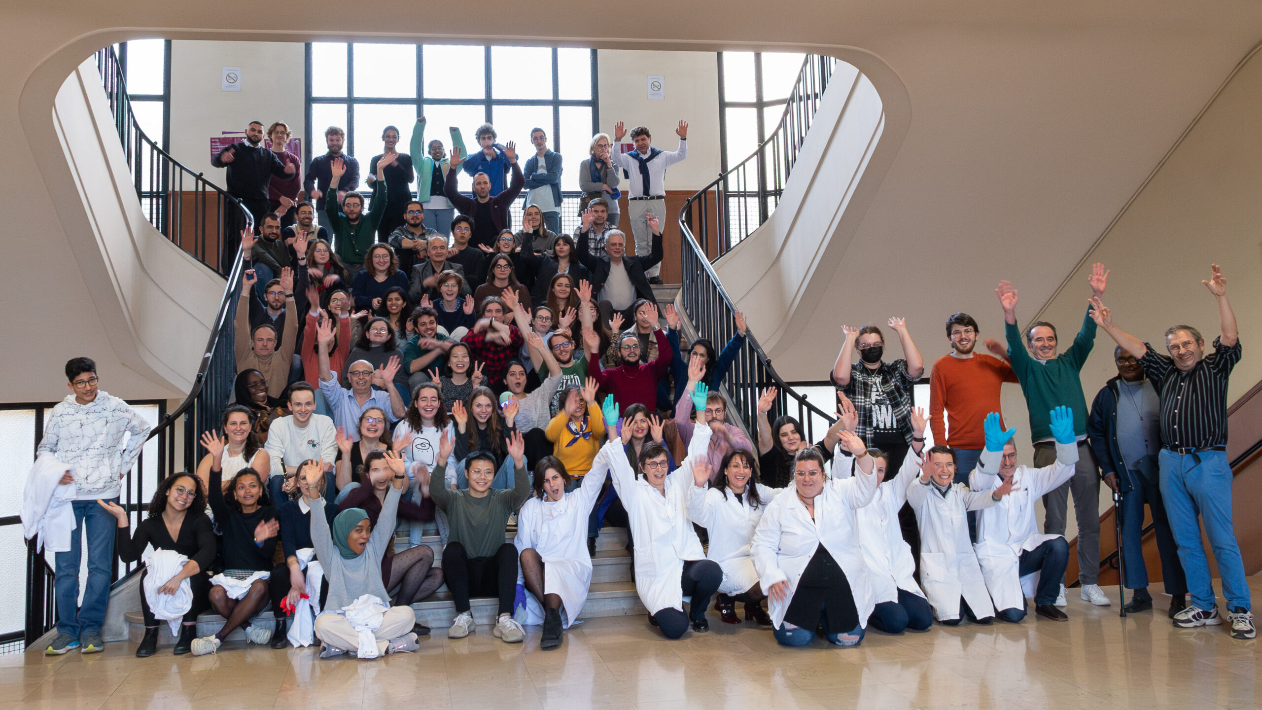 Équipe multidisciplinaire et dédiée à la nanomédecine, regroupant des physiciens, des chimistes, des biologistes, des pharmaciens et des cliniciens